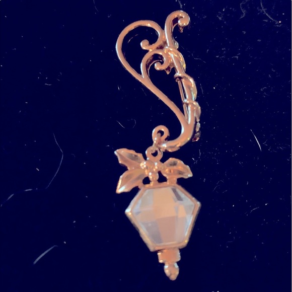 Street Lamp Pin - Picture 1 of 3
